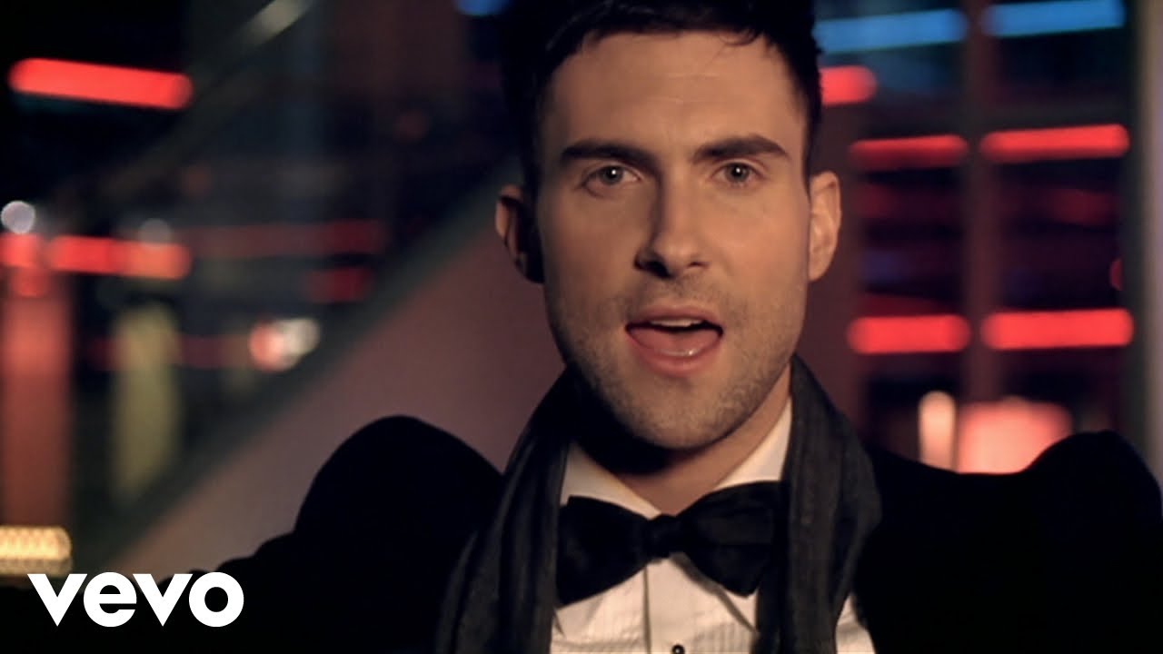 Maroon 5 - Makes Me Wonder (Official Music Video)