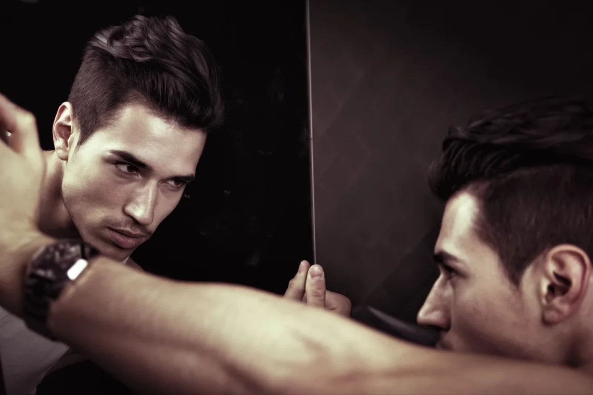 dating a narcissist, toxic narcissist, signs you're dating a narcissist