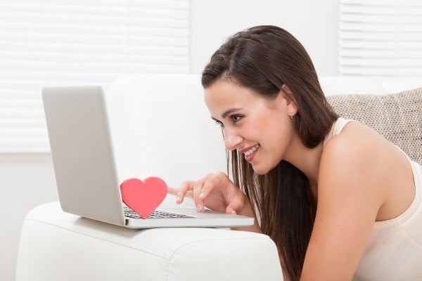 5 Reasons Online Daters Stall Instead of Ask You Out (and What To Do)