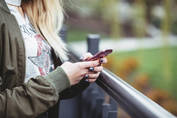 what to text a guy you like, what to text a guy, what to text him