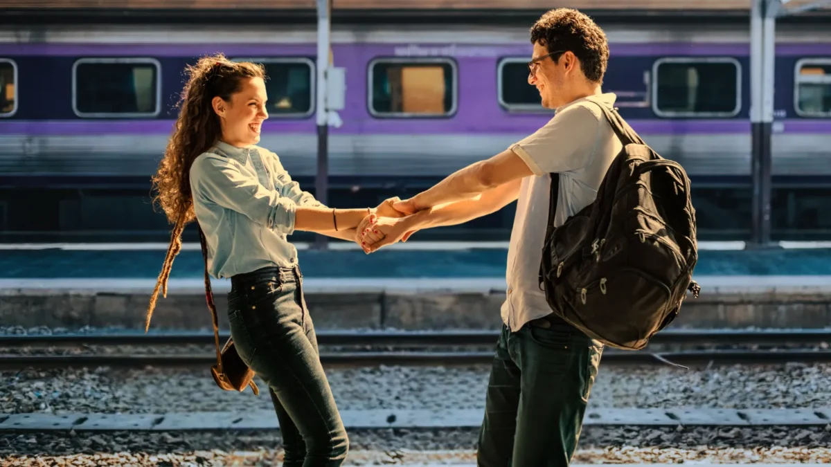 long distance ex boyfriend pulls away after getting close