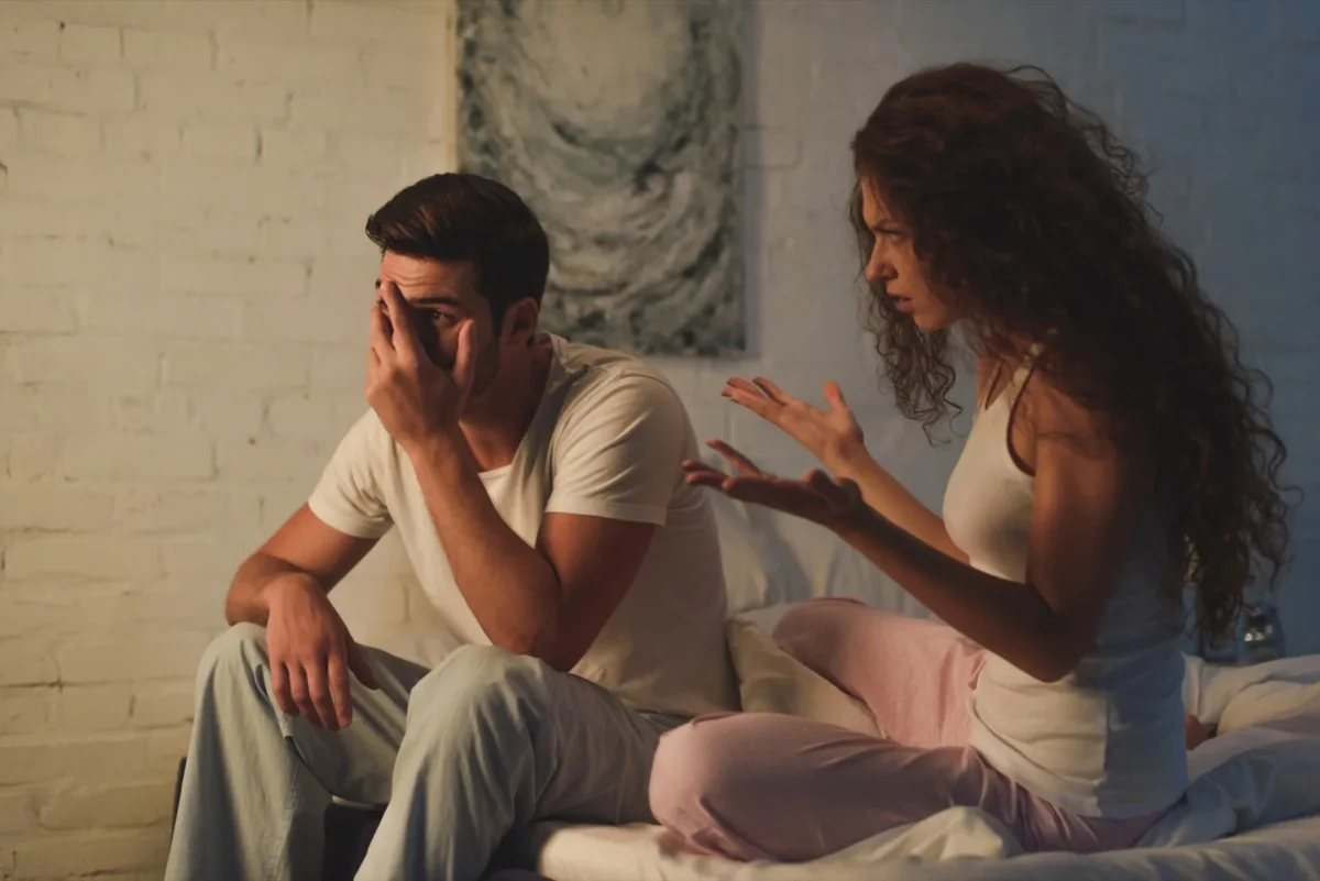6 Signs You Are Acting Like A Doormat And How To Stop man acting cold, woman wondering why