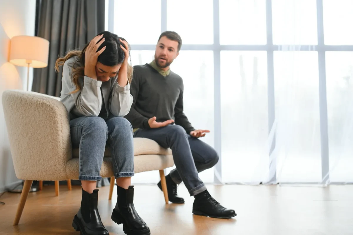 5 Chilling Signs Your Spouse Wants a Divorce (And How To Stop It) couple arguing