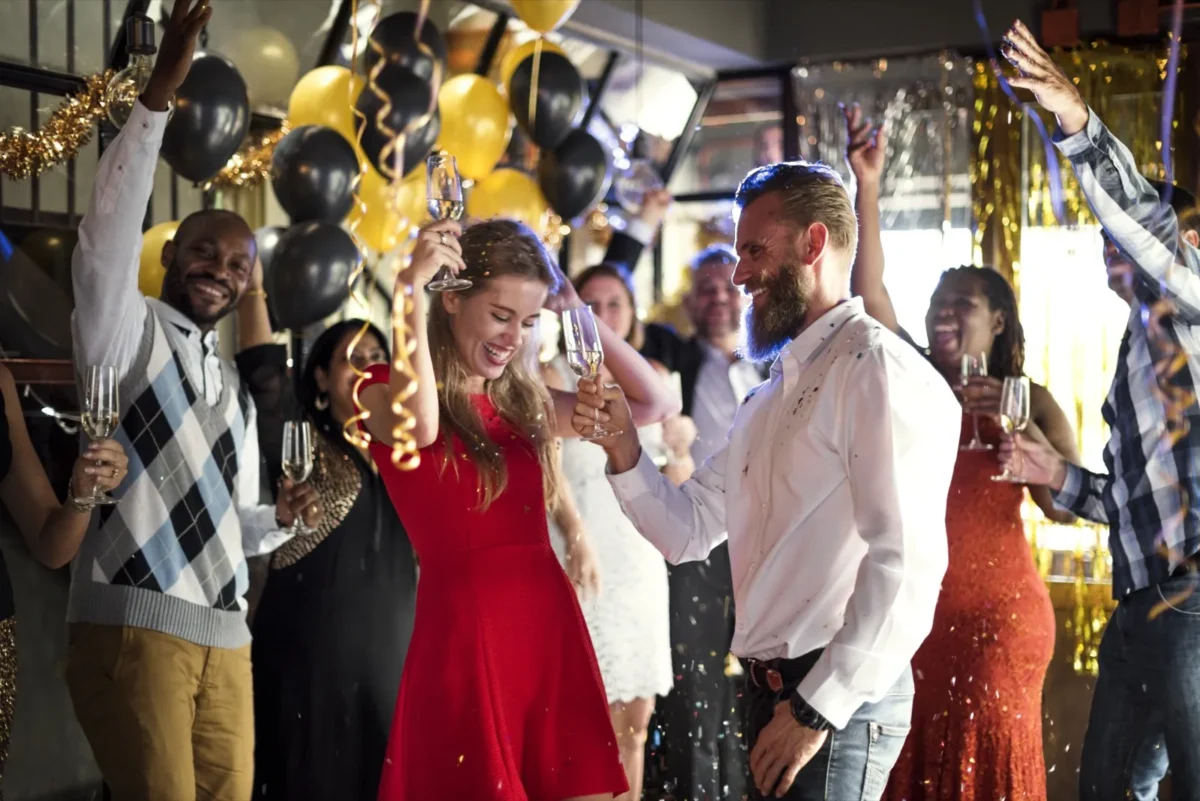 13 Crucial Ways To Show Your Husband You Appreciate Him couple celebrating