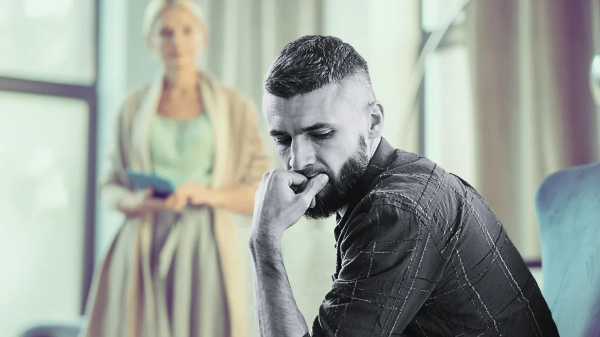 signs he's seeing someone else