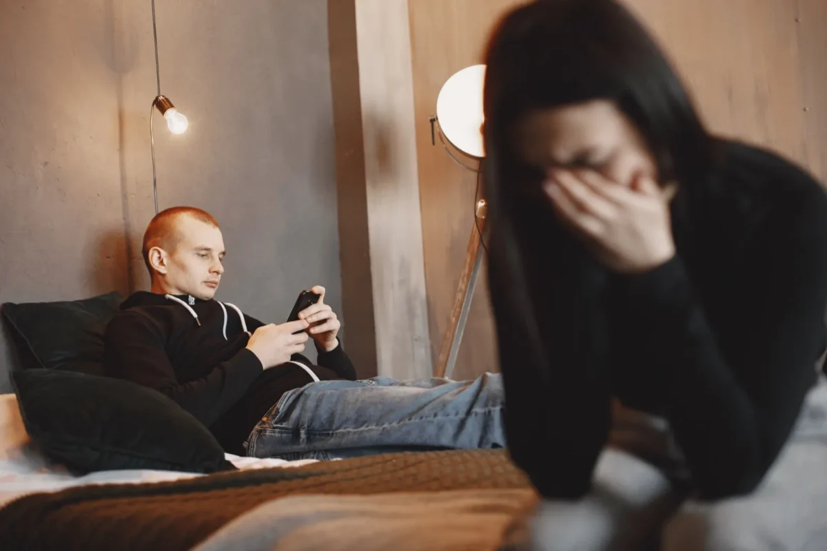 signs you are dating a jerk
