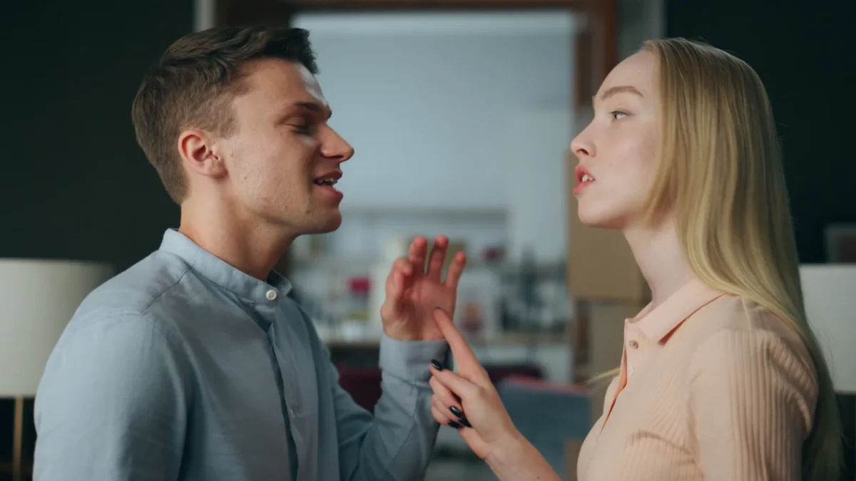 woman and man disagreeing